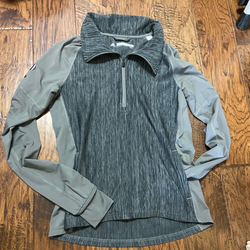Like new adidas athletic half zip pullover